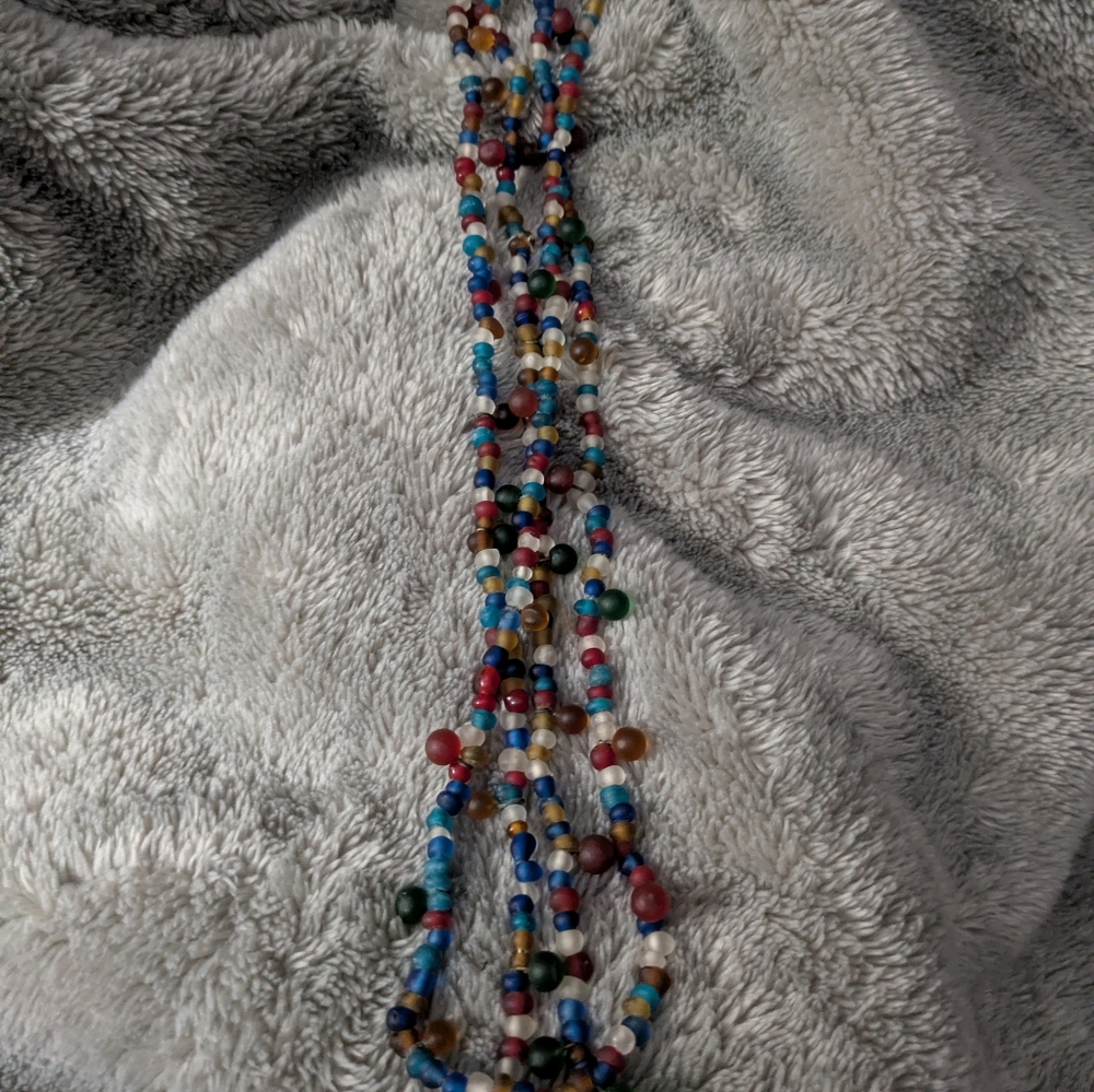 Vintage Frosted Glass Necklace - Picture 3 of 5